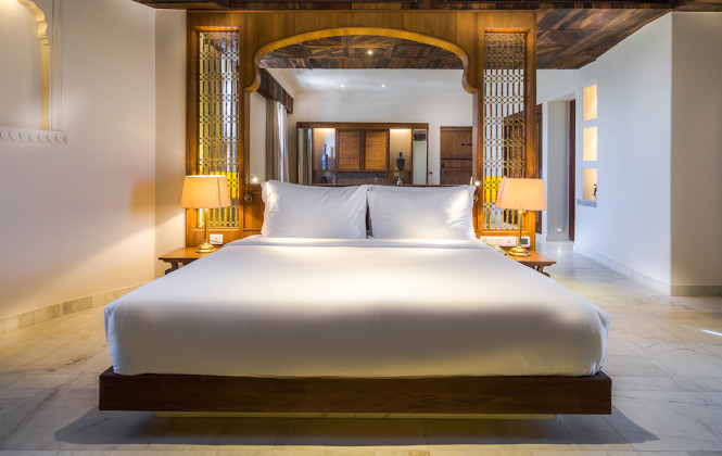 Grand Royal Heritage Suite's bedroom