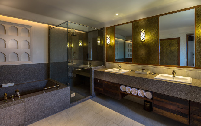 The bathroom inside the Grand Royal Heritage Suite.