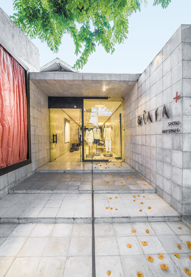 The entrance to central Seminyak space Biasa+