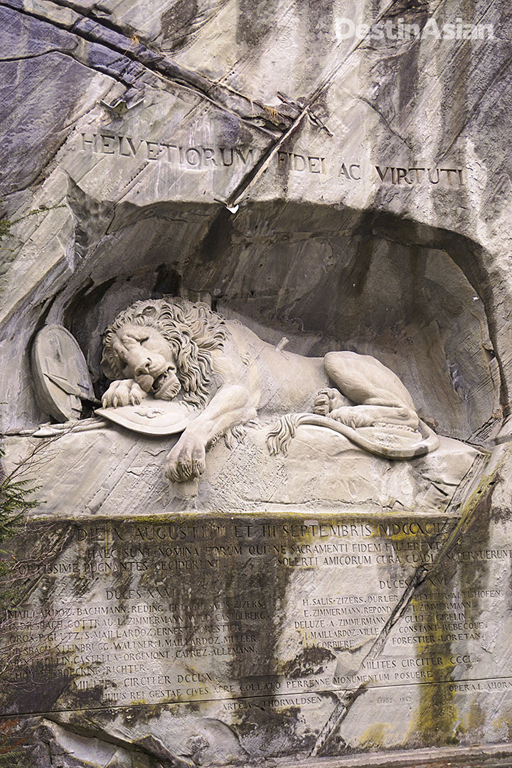 The iconic Lion Monument. 