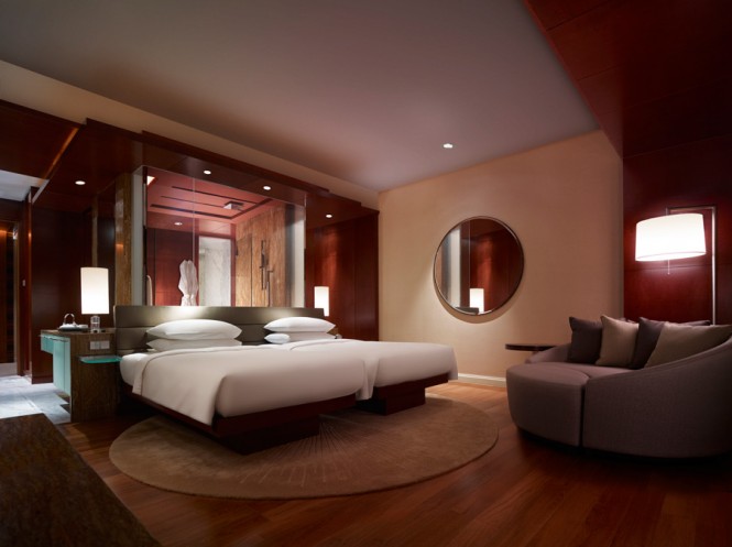 The Grand Club Twin is a spacious 47-square-meter room.