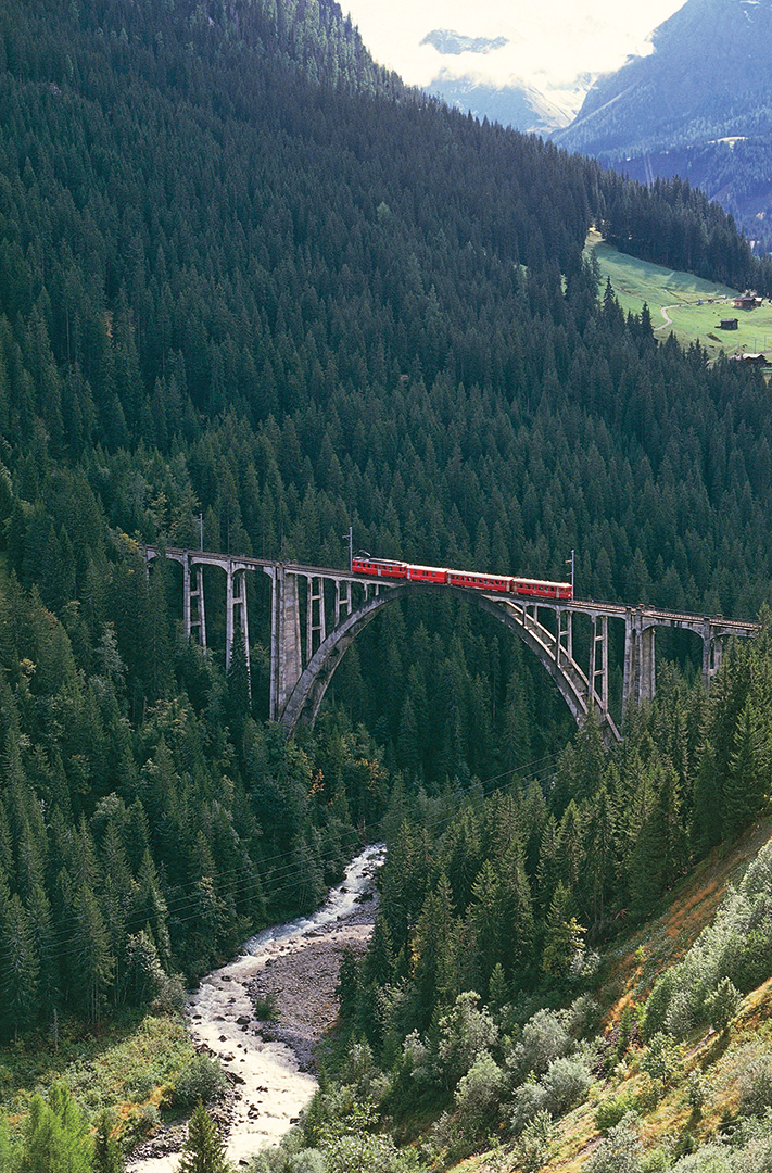 The Langwieser Vidaduct provides another spectacular river crossing on the way to Davos; completed in 1914, this was the world's first railway bridge to be built from reinforced concrete. 