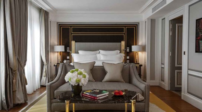 Grand Premier Room's bedroom.