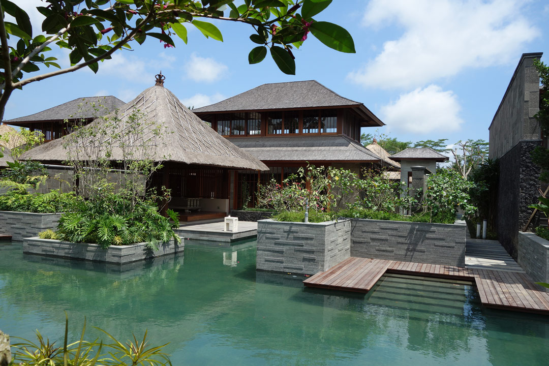 Traditional-style villas at Hoshinoya Bali.