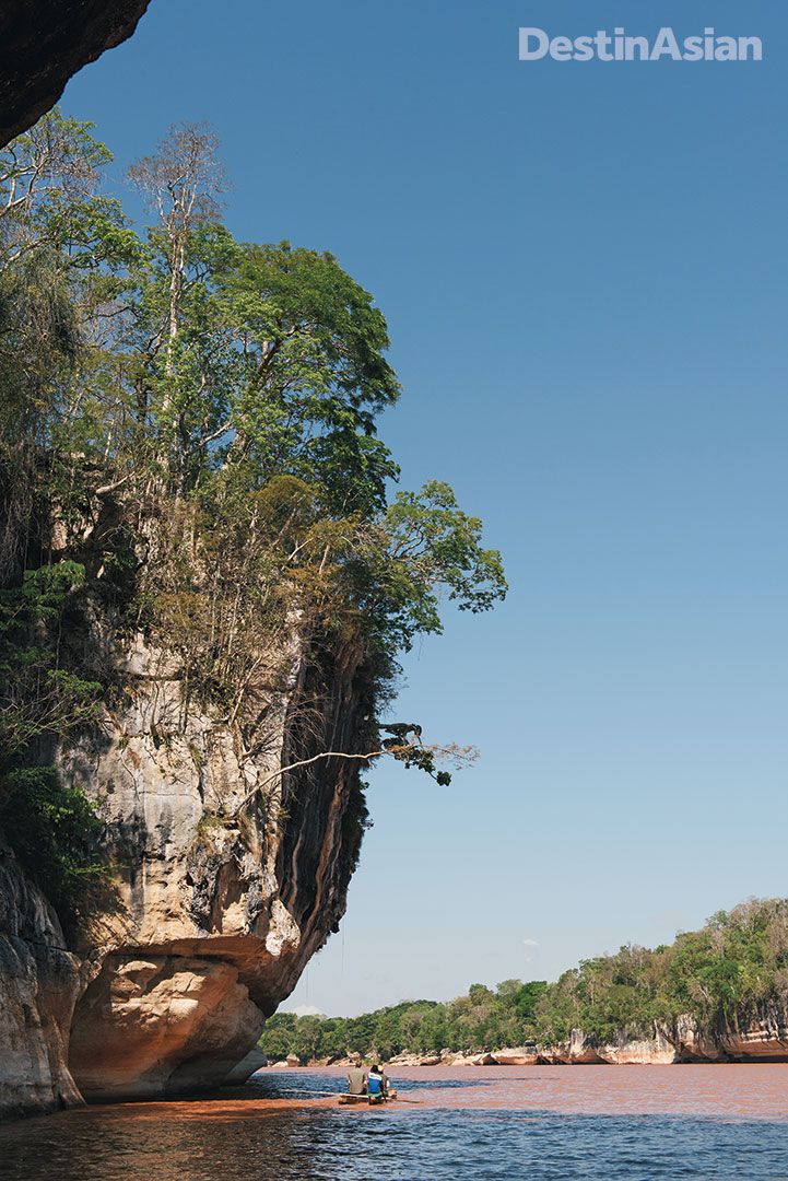 A dugout canoe on the Manambolo River. 