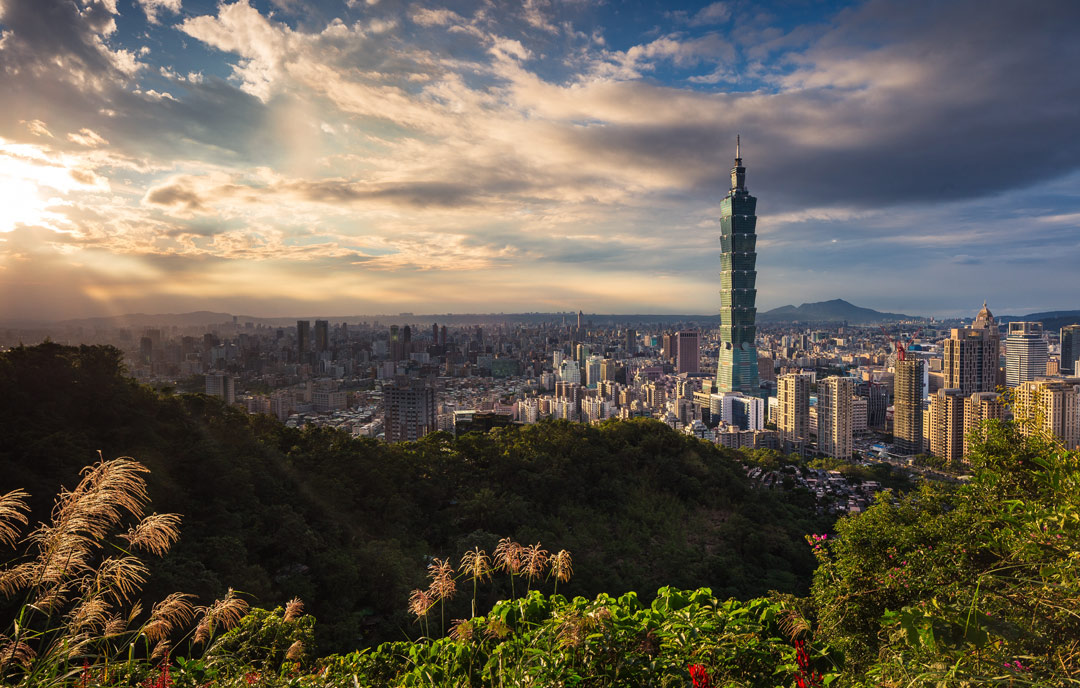 Taipei's skyline beckons. (Photo: Thomas Tucker)