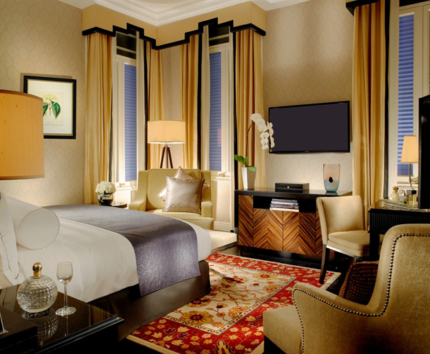 The guestrooms feature Art Deco touches.