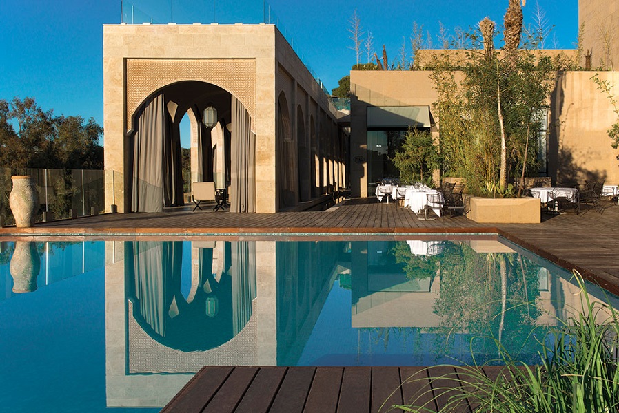 Hotel Sahrai's infinity pool.