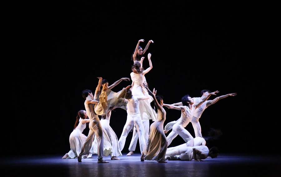 Singapore Dance Theatre will perform Absence of Story by Japanese Choreographer Toru Shimazaki.