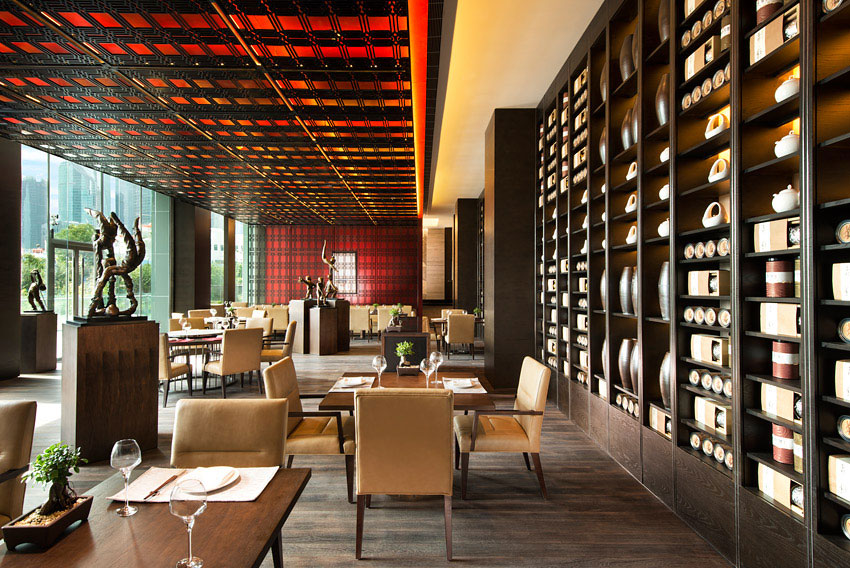 The hotel's elegant Ming Yuan restaurant serves traditional Cantonese cuisine. 