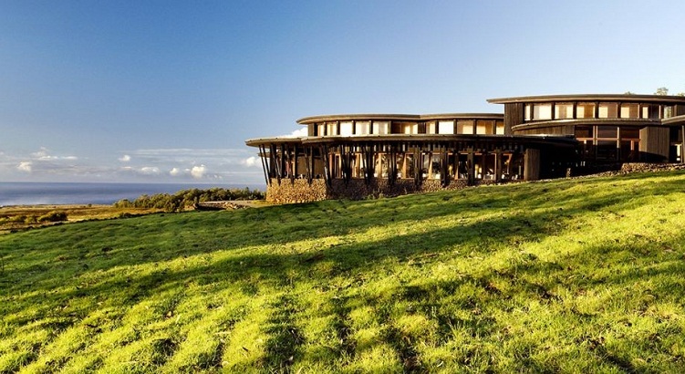 Explora Rapa Nui comes with expansive ocean and grassland views.