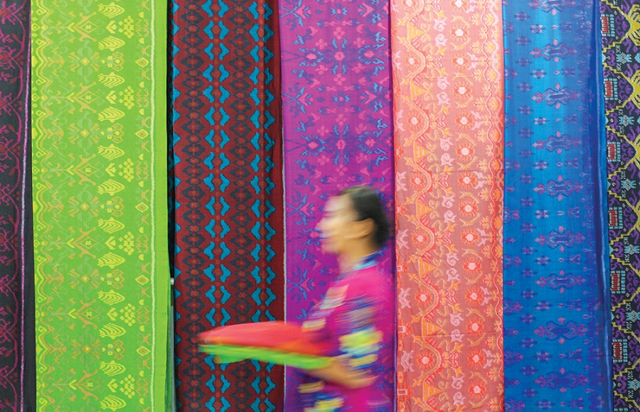 Ritz-Carlton, Bali takes guests to see how Balinese sarongs are made and learn about their cultural import.