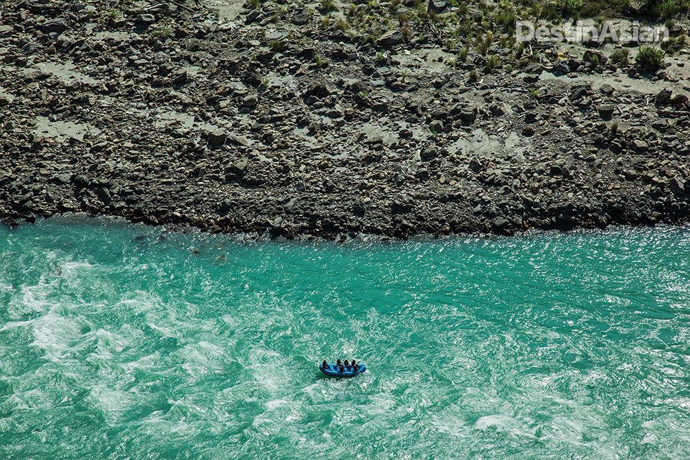 A perfect stretch of rafting waters on the holy river.