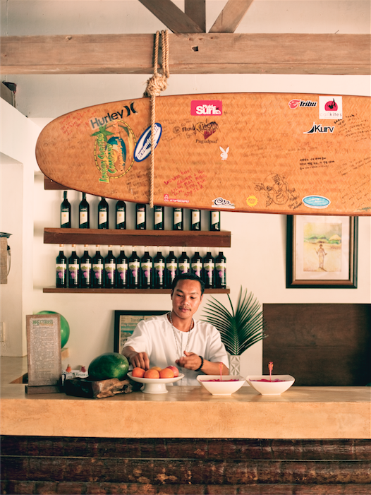 Kapuluan Vista’s surf-themed bar.
