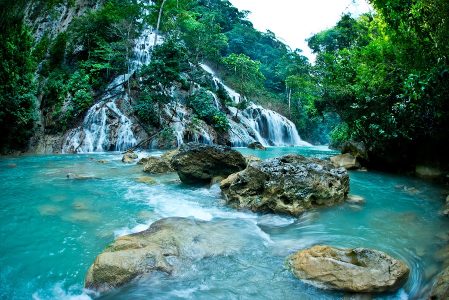 The spectacular Lapopu Waterfall is one of the island's many natural wonders.
