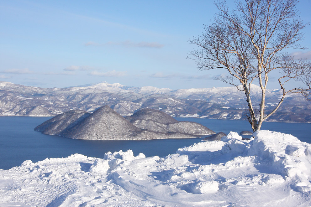 Lake Toya in the winter.
