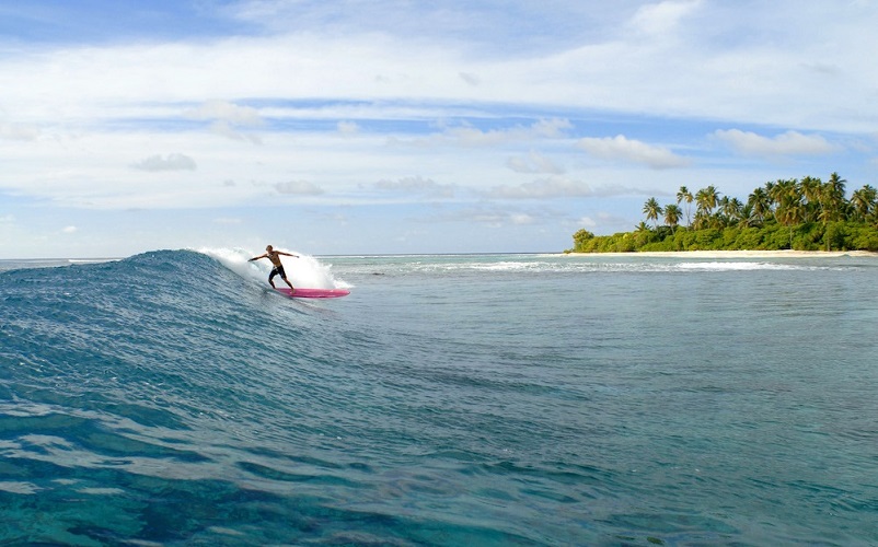 The area has some of the best and emptiest waves in the Maldives.