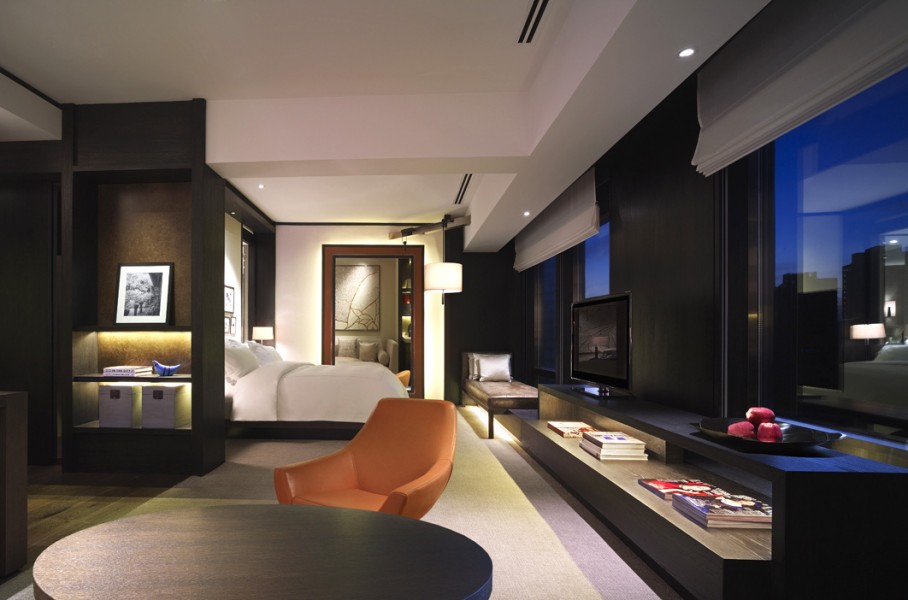 Nearly 300 rooms and suites feature floor-to-ceiling windows for city views.