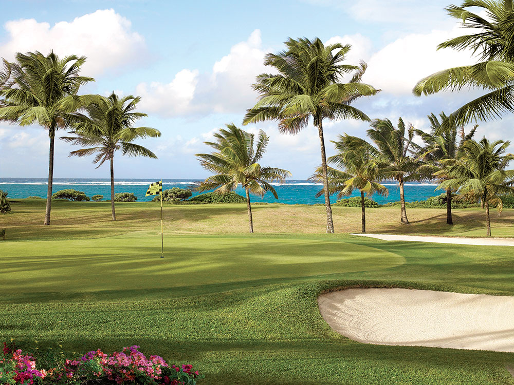 Guests at the resort enjoy complimentary green fees on the nine-hole, par 33 course.